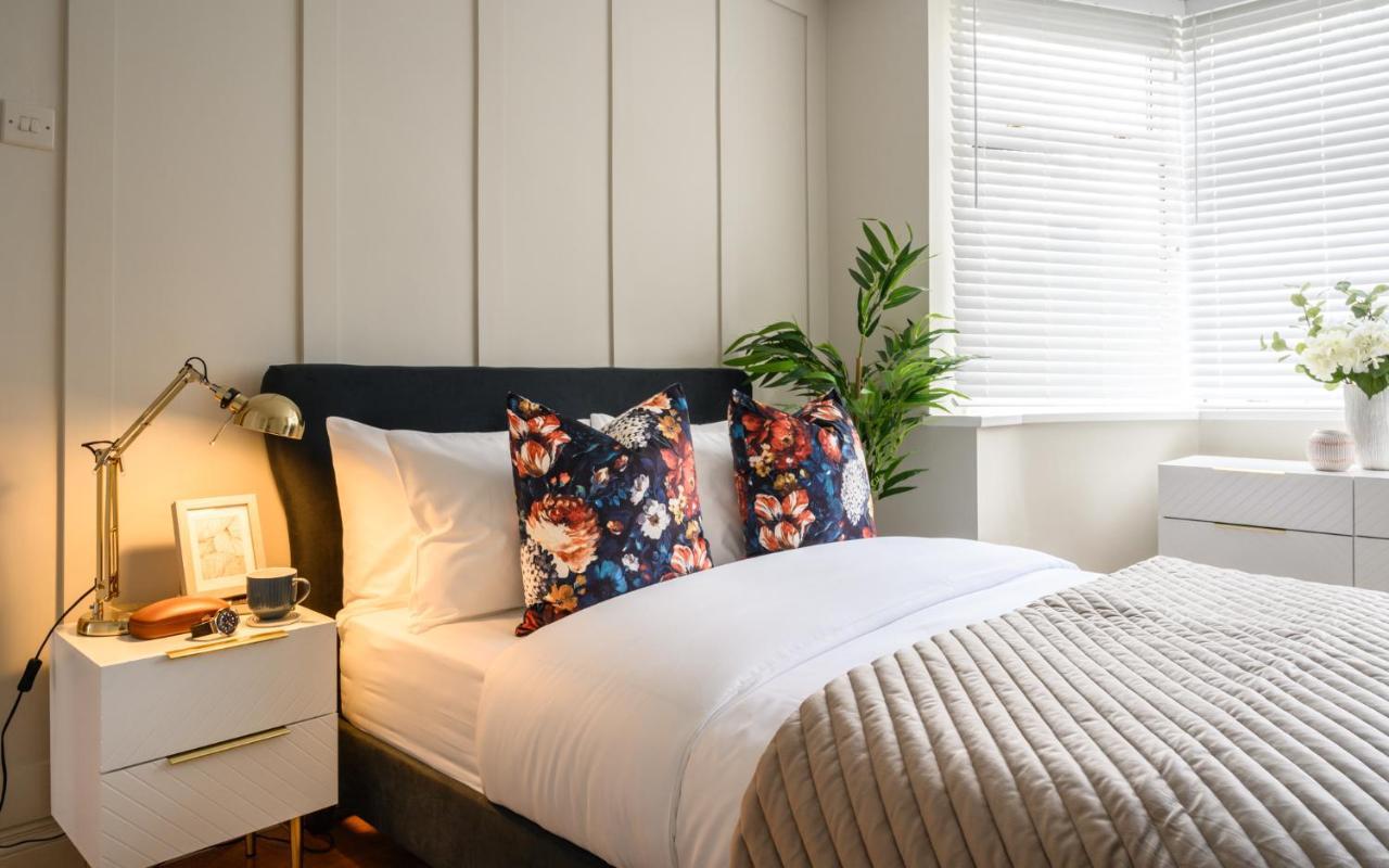 Large Luxury Solihull House - The Residence - Close To Nec - Sleeps 9 Екстериор снимка